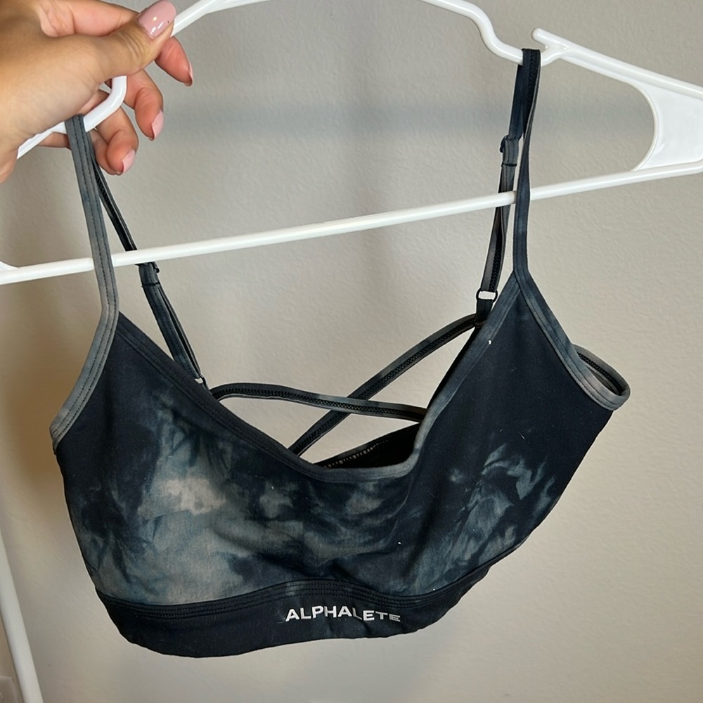 Alphalete sports bra